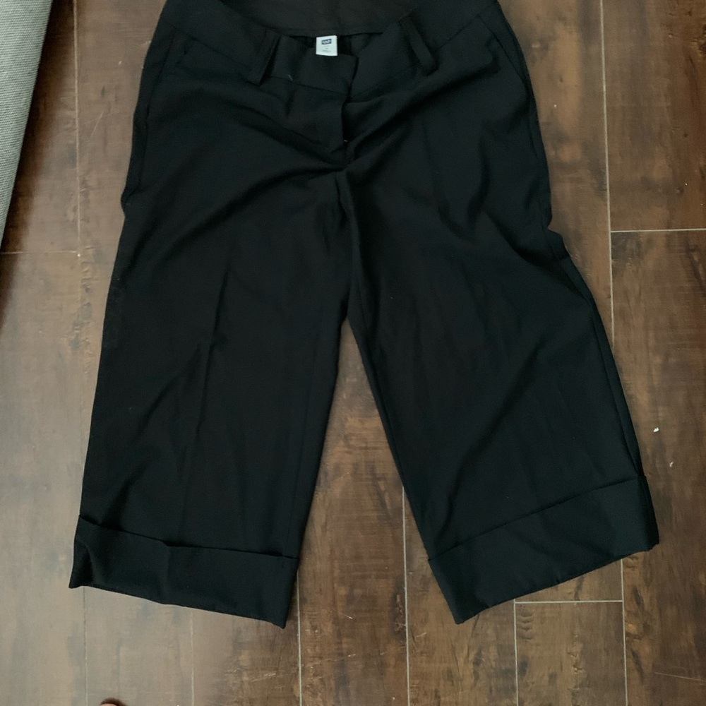 Gap Black Capri pants size 10 length inch 29 width inch 11